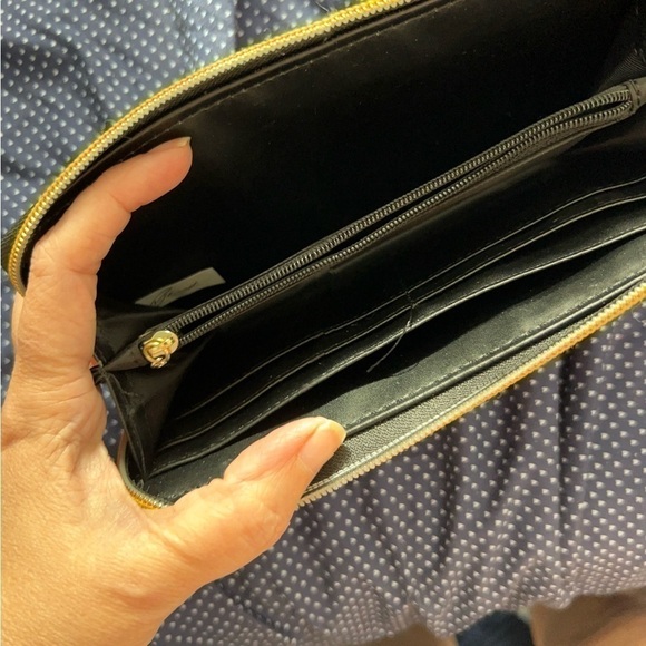 Kind Of Women’s Pink Pattern Zip Around Long Wallet, Water Proof, Hand Clutch - Picture 4 of 5